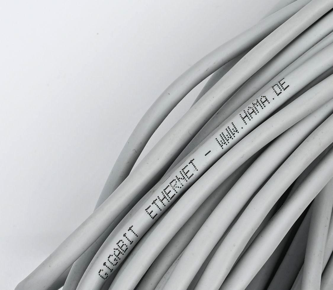 Hama Cavi: GIGABIT Ethernet Kabel, 15 Meter – Usato da Dürnten venduto da puumies 1
