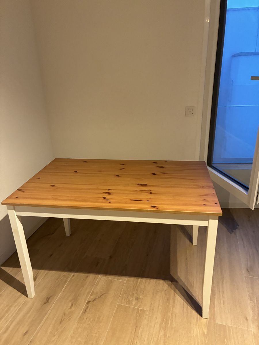 Tables: Table – D'occasion à Prilly par Valentin833 1