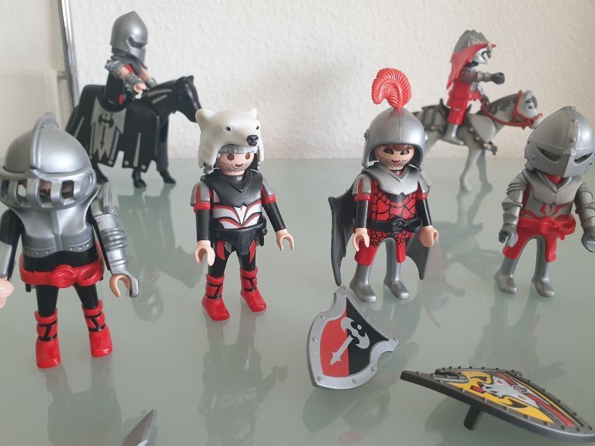  PLAYMOBIL - 6 Ritter mit Ausrüstung, 2 Turnier-Pferde 