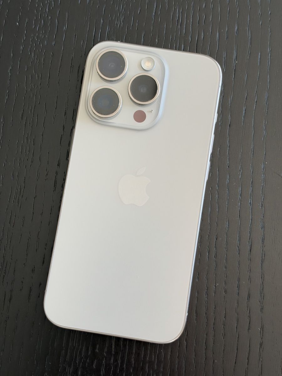 Apple Telefoni cellulari / Smartphones: iPhone 15 Pro 128GB – Usato da Rotkreuz venduto da tiger1996 2