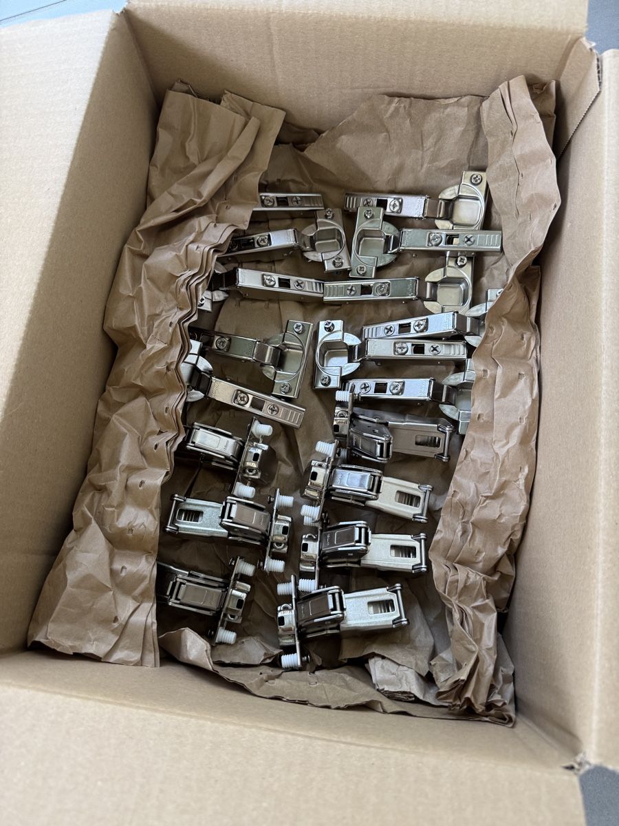 Blum Eisenwaren: Topfbänder Blum Clip Top – Neu (gemäss Beschreibung) aus Leutwil von Roland2052 2
