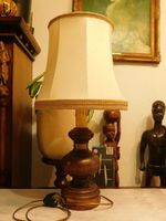 Grosse Antike Lampe aus Holz