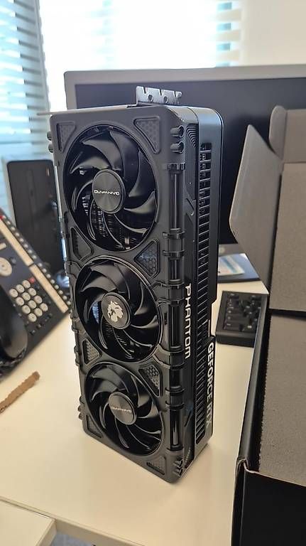 Nvidia Schede grafiche: Nvidia Geforce RTX 5090 Gainward Phantom – Usato da Lugano venduto da kim_ymq6 1