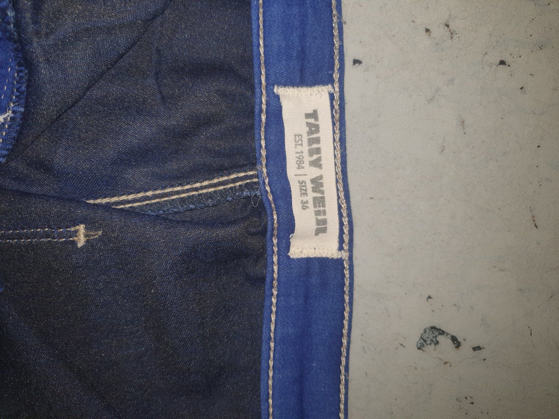Jeans: Jeans blau – Usato da Moosseedorf venduto da Sonnenschein.. 3