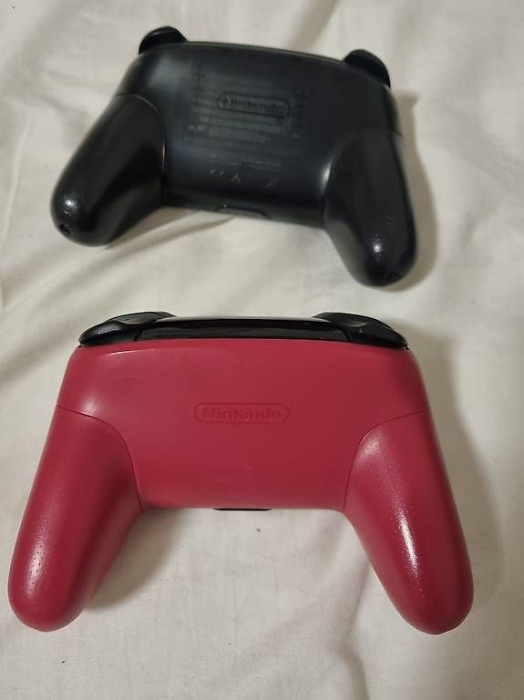 Nintendo Consoles: Nintendo Switch Pro Controller – D'occasion à Zürich par A.R.A 2