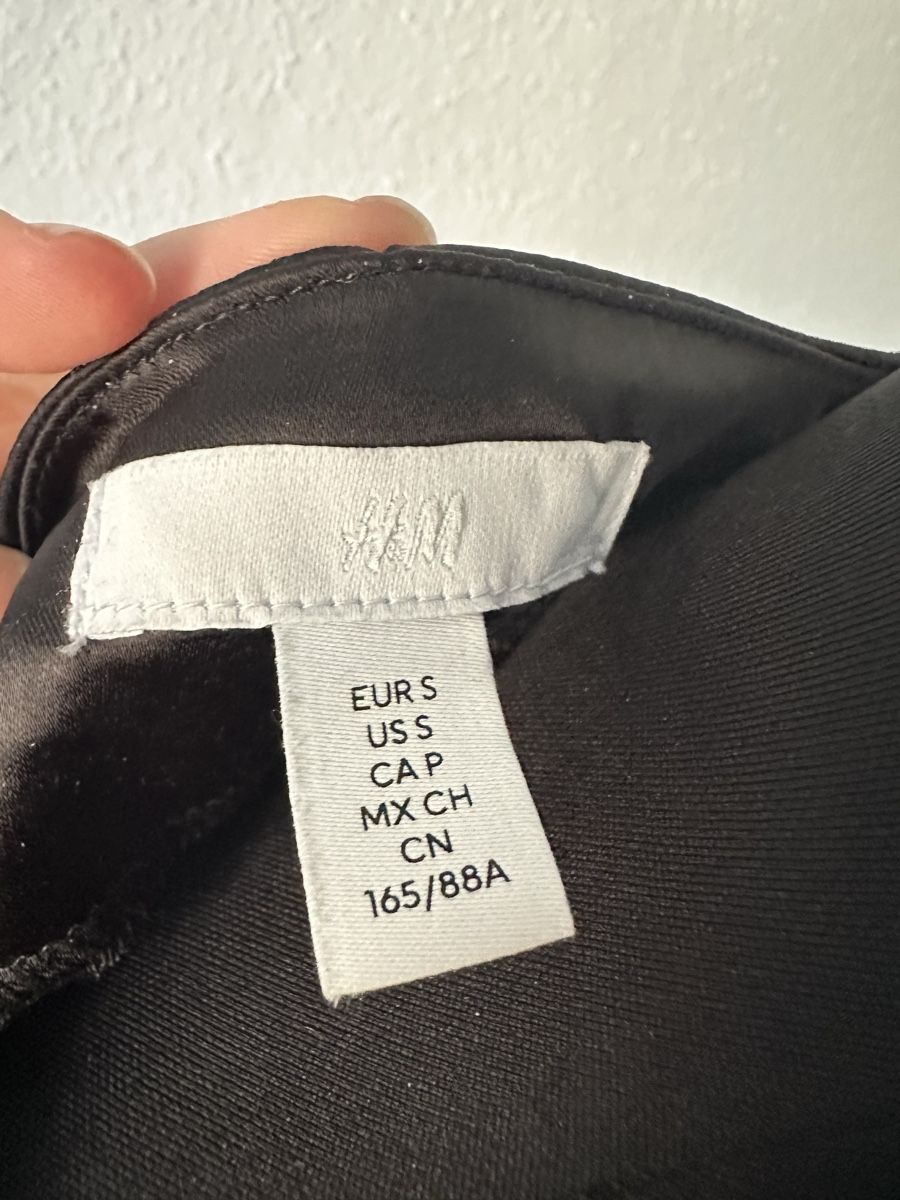 H&M Blusen: H&M Bluse Satin schwarz S – Neu (gemäss Beschreibung) aus Chur von LH1889 2