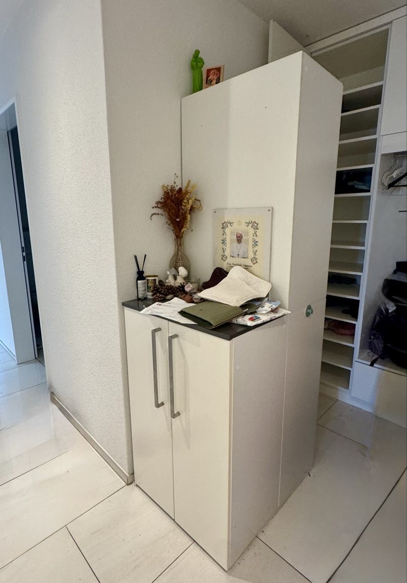 Allestimento di negozi e stand fieristici: Eingangsmöbel - Schuhregal – Usato da Unterengstringen venduto da eno_7vwt