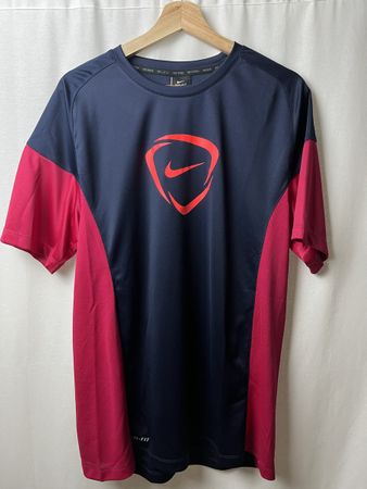 T-shirt Nike bleu et rouge