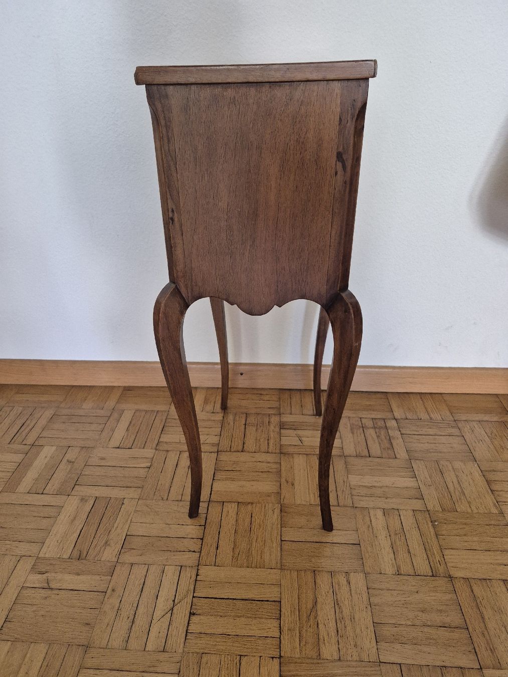 Comodini: Antiker Nachttisch/Beistelltisch – Usato da Bern venduto da san_kcw5 3