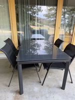Gartentisch mit Stühlen