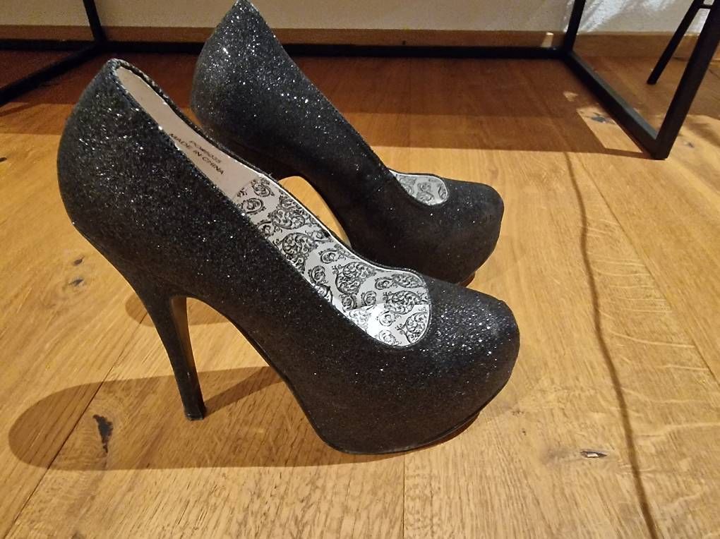 Chaussures hommes: schwarze glitzer High Heels – D'occasion à Haslen AI par jas_5dv9 1