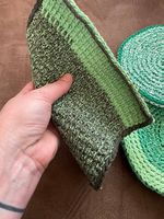 HANDMADE Set in Grün: Pfannenuntersetzer und Topflappen 