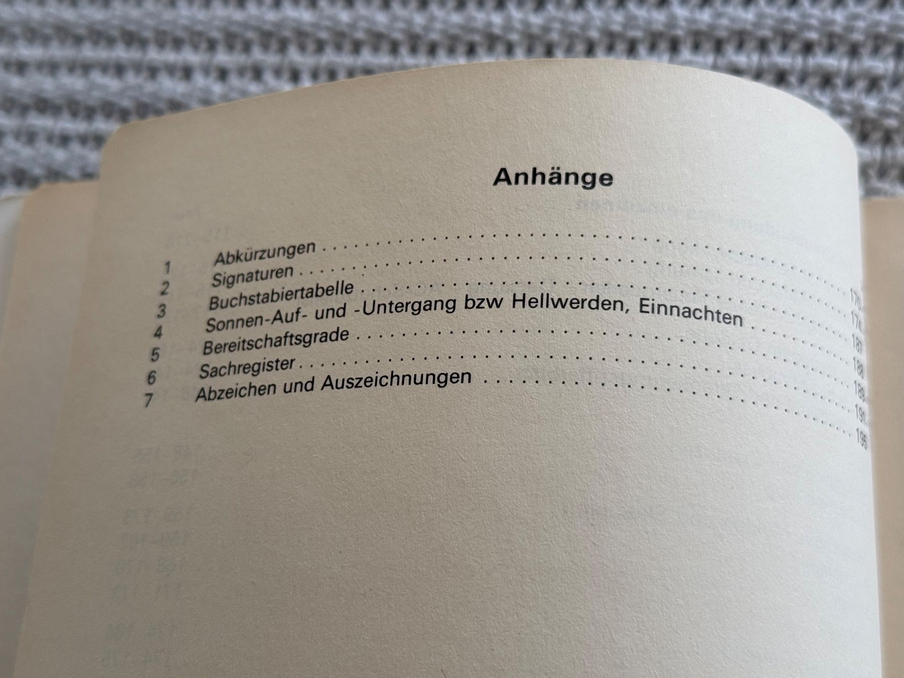 Bücher: Reglement Grundschulung - Schweizer Armee – Gebraucht aus Brütten von Hst1 2