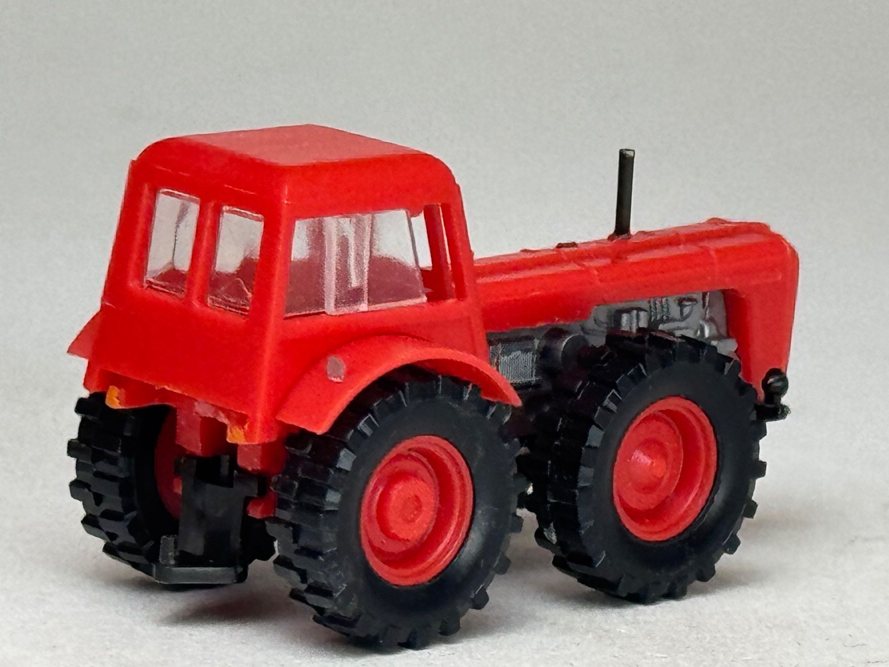 Voitures modèles: GB1-  VEB Plast Traktor rot – D'occasion à Elm par Wikmtz 1