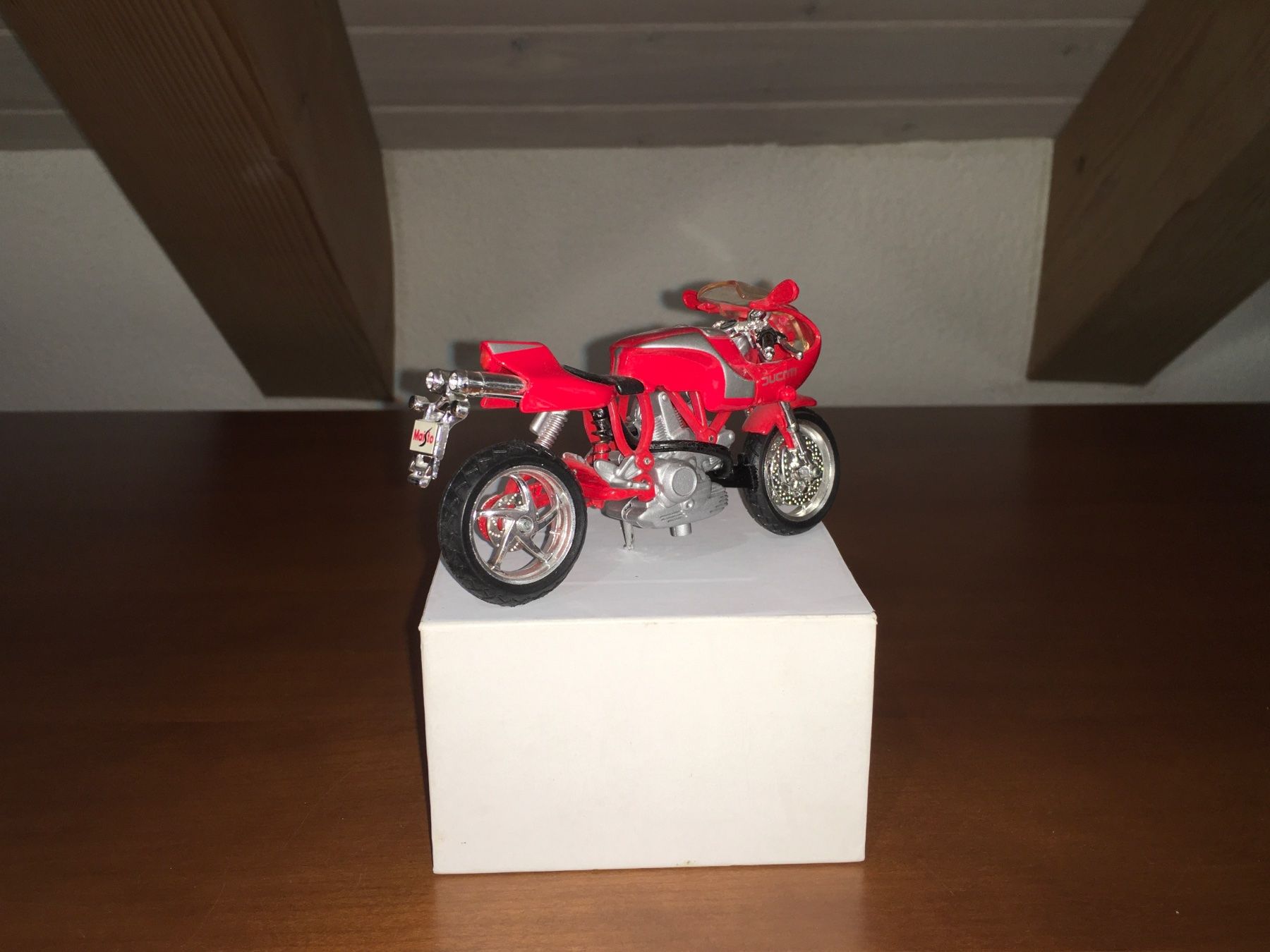 Maisto Voitures modèles: Ducati MH 900 E 1/18 – D'occasion à Wohlen AG par PrivatSammlung 1
