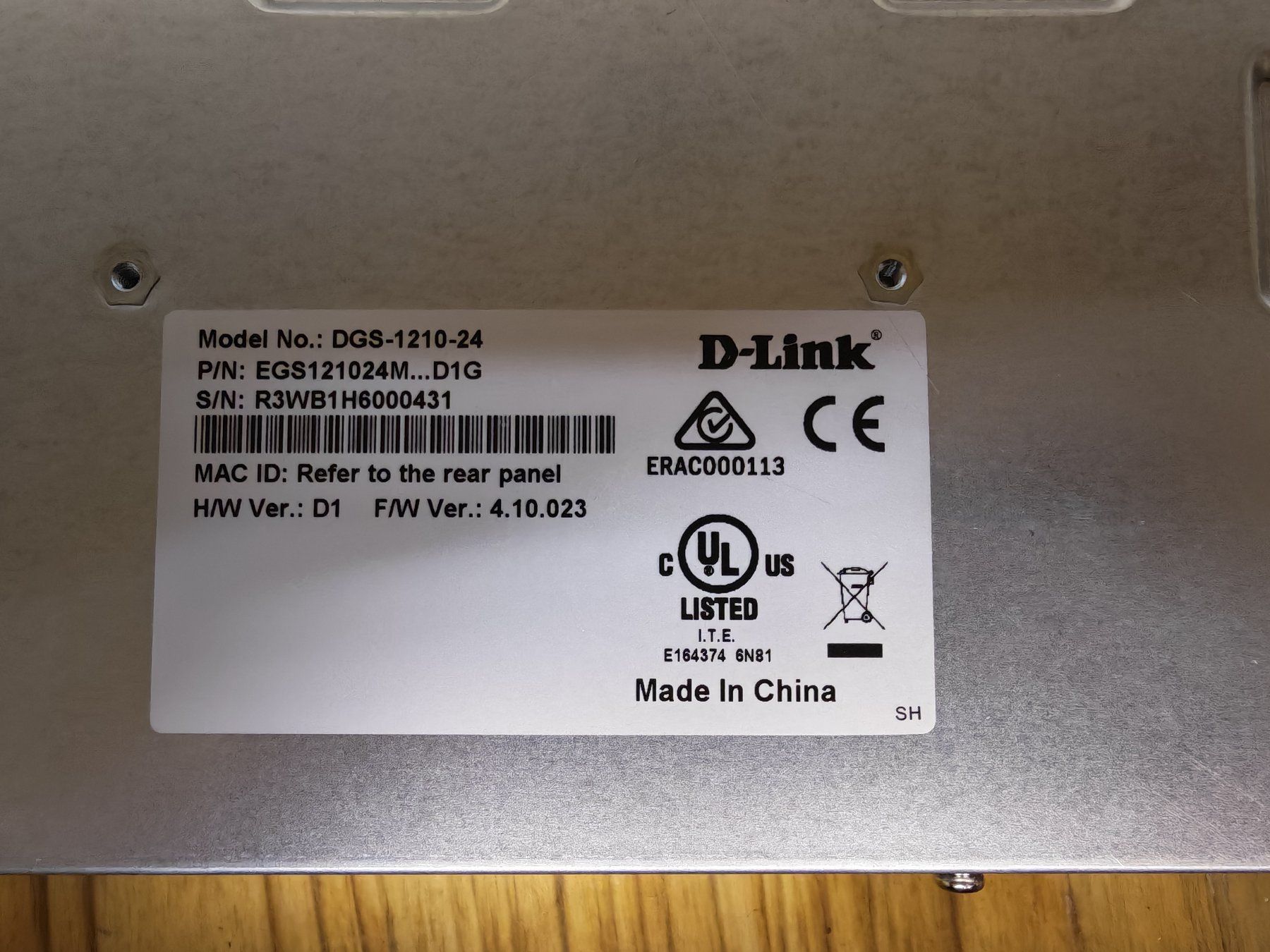 Dlink Hub & Switch: D-Link DGS-1210-24 - 28 Port Switch – Usato da Bazenheid venduto da bazedonia 3