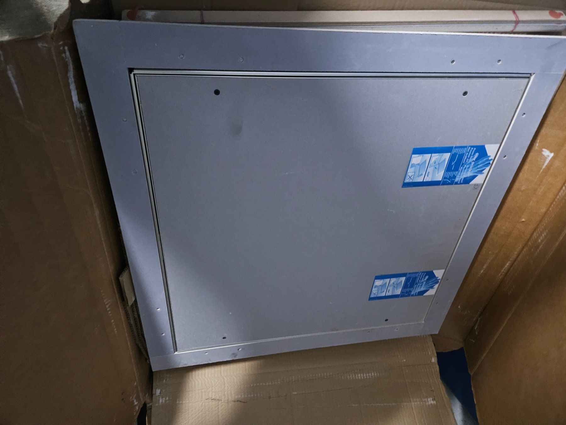 Box da tetto: Revisionsklappe F-TEC/ ACCESS PANEL – Nuovo (secondo la descrizione) da Fischbach-Göslikon venduto da Emanuel.Bardhi 8