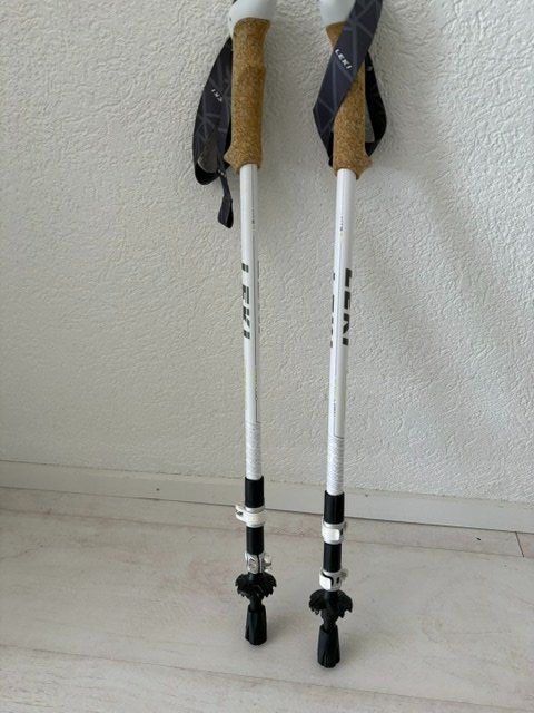 Leki Bâtons de marche: Bâtons télescopiques -  Leki Cressida HTS6.0 – D'occasion à Neuchâtel par man_h9fp 1