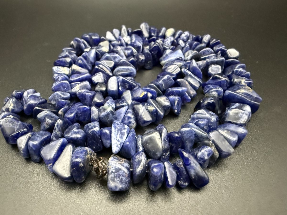 Catenine: Lange Sodalith-Kette – Usato da Lamone venduto da LaCantinaMagica