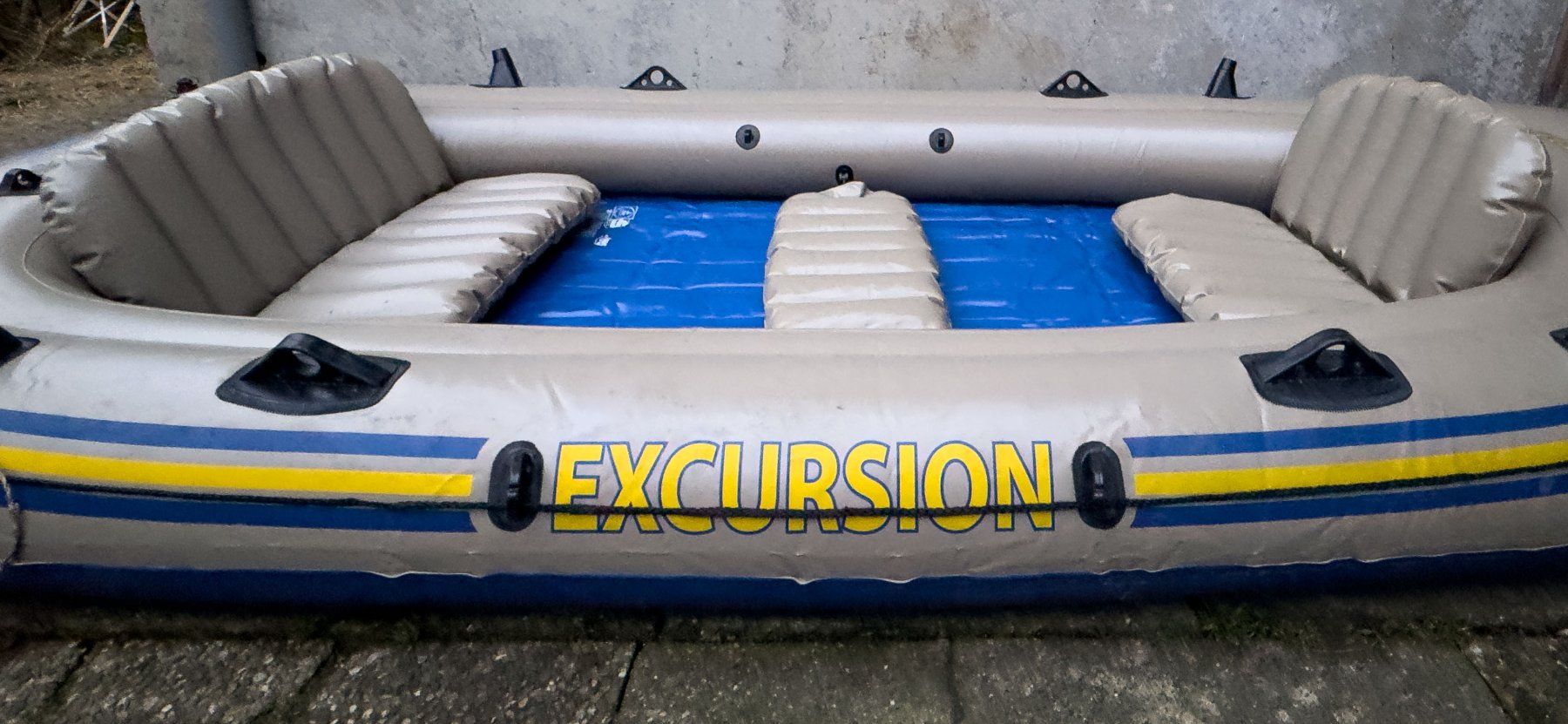 Barche: Gummiboot Schlauchboot Intex Exkursion 5 inkl. Zubehör – Usato da Biel/Bienne venduto da tim_pww5 2