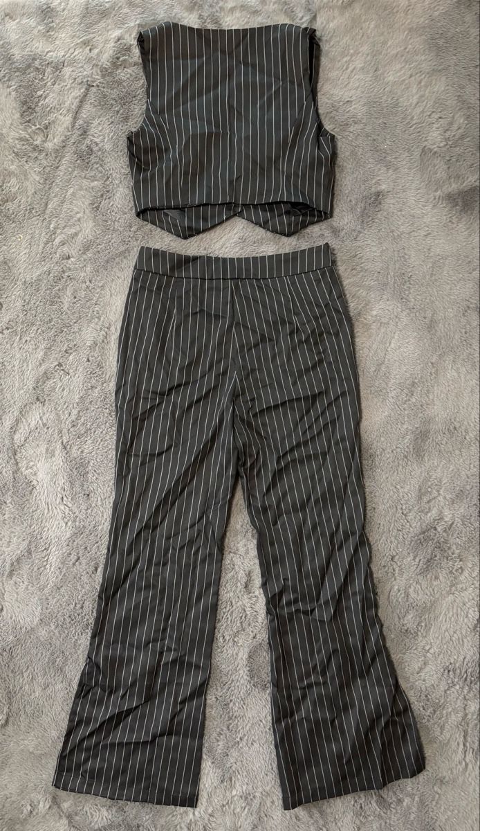 Lotti di vestiti: Striped Trouser Suit Size L – Nuovo (secondo la descrizione) da Wichtrach venduto da Re_Fit 1