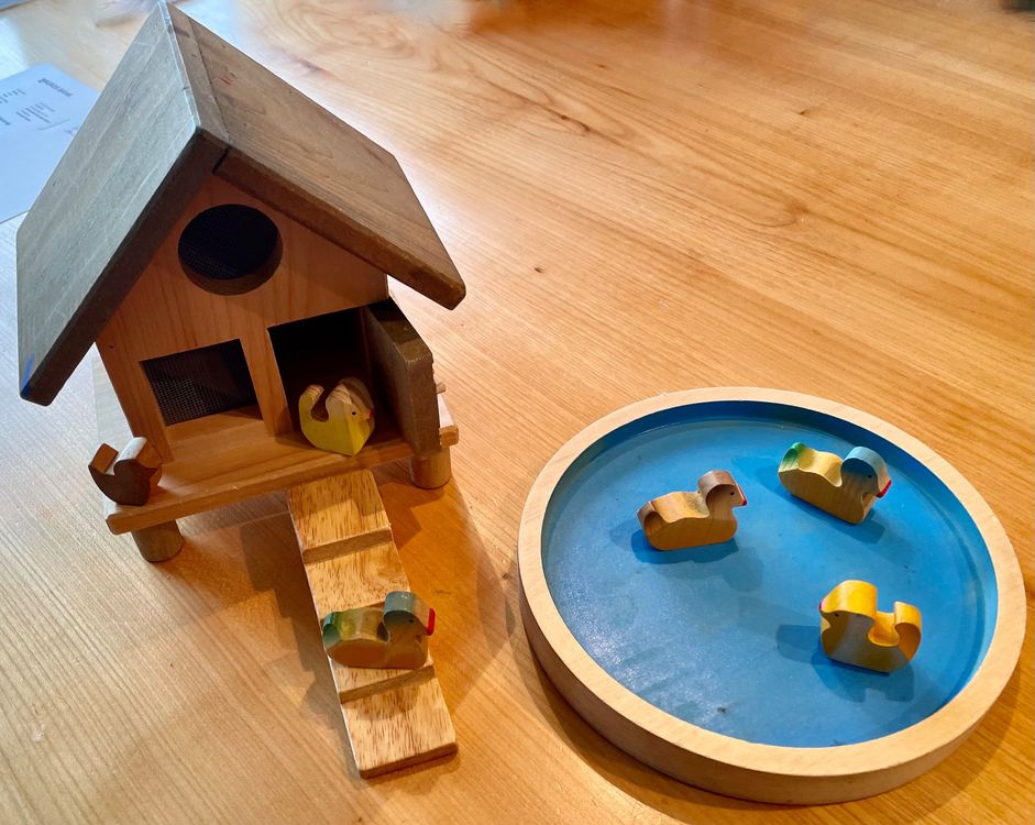 Entenhaus mit Teich von Trauffer, Holztiere, Spielsachen Kaufen auf