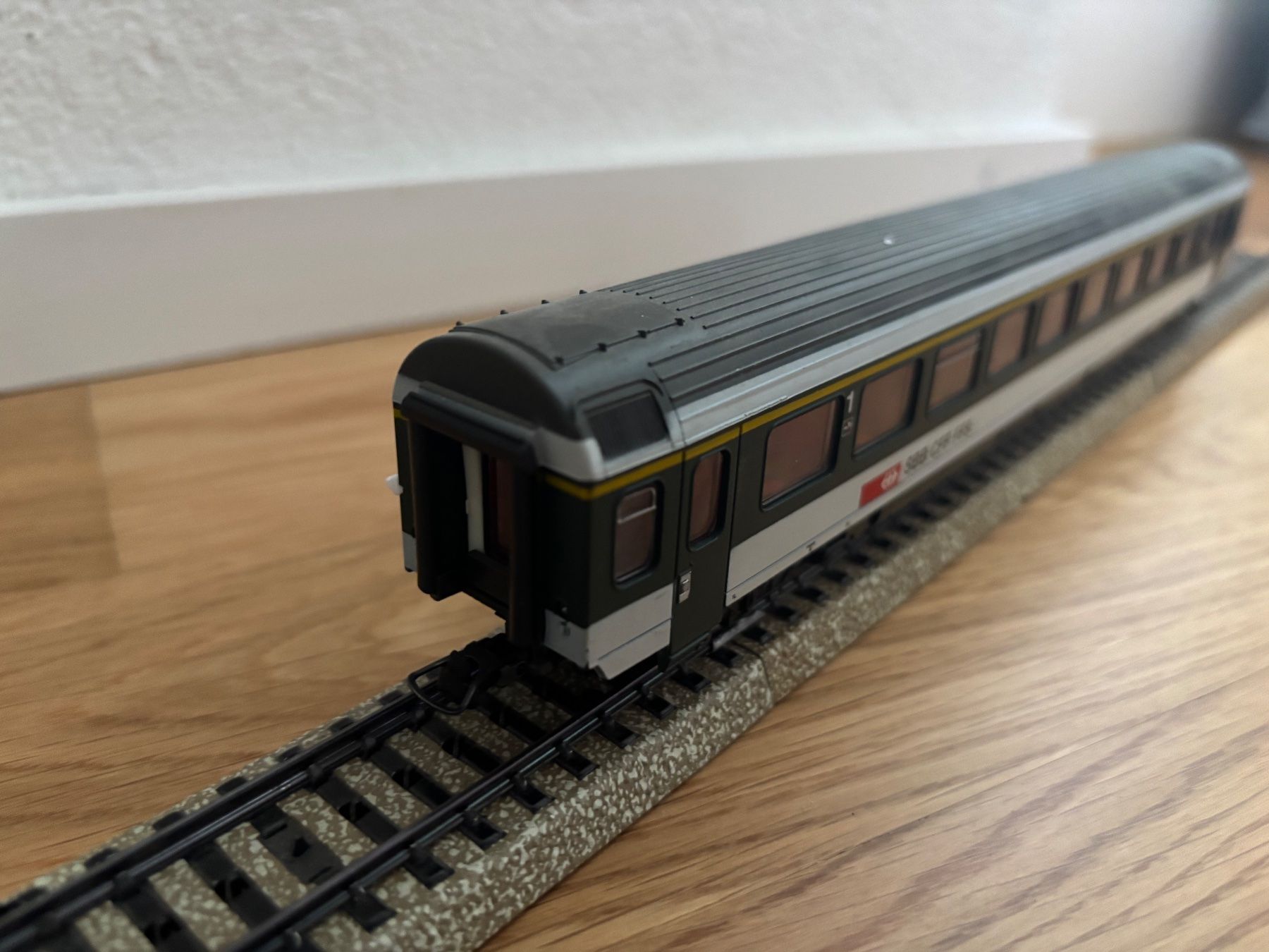 Hag Modellini di ferrovie: 2x Roco SBB Wagen (44201B & 44472) – Usato da Bremgarten AG venduto da Trombone98 6