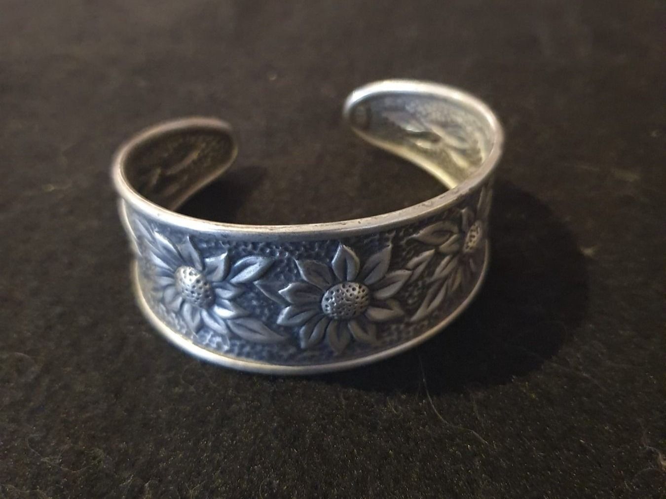Bracciali & Braccialetti: Silber Armreif mit Blumenmuster - Sommer Schmuck Trend – Usato da Abtwil AG venduto da MaVo.0710 1