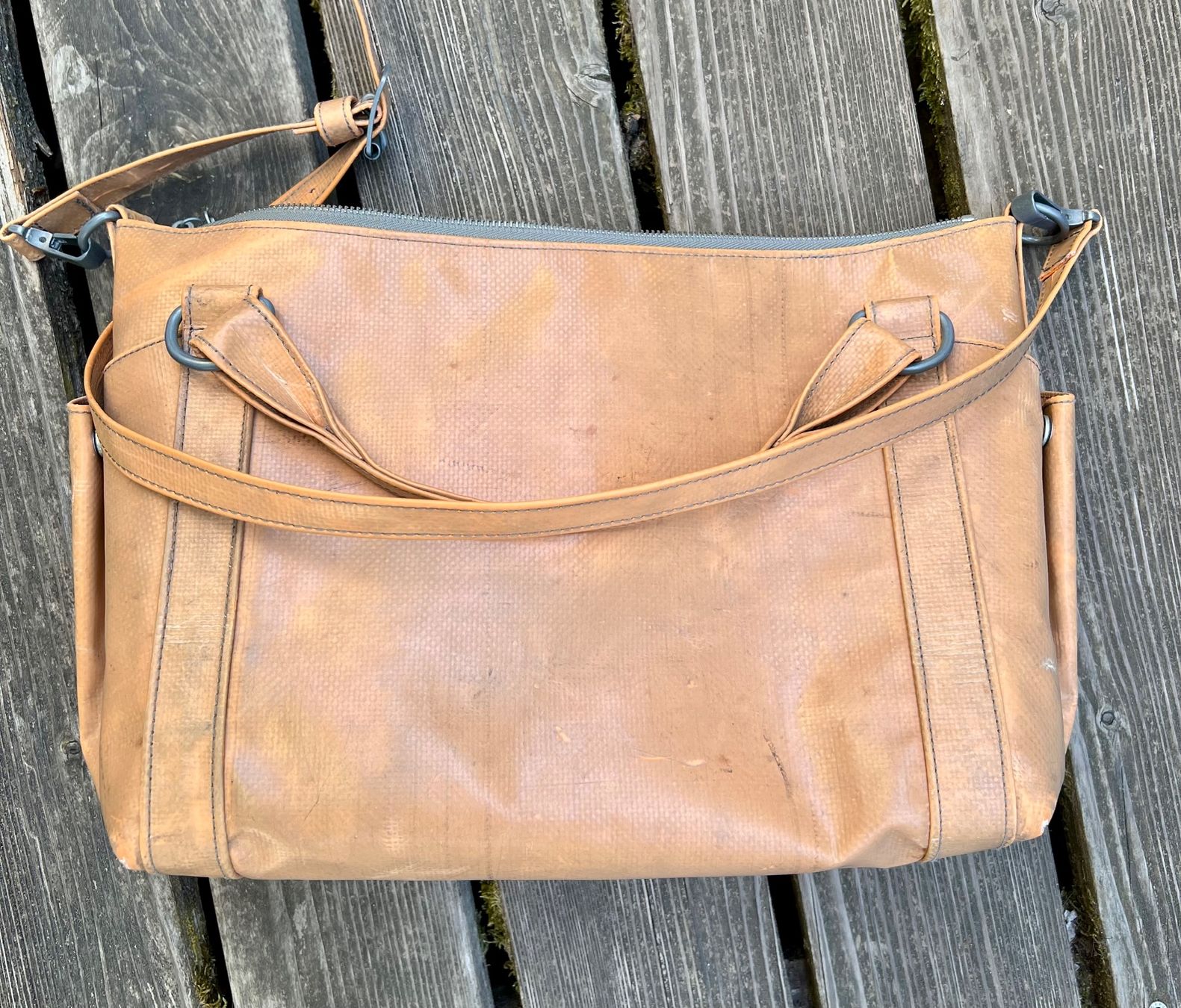 Freitag Sacs femmes: Freitag Tasche R120 AUSTEN Reference Linie – D'occasion à Kerzers par Pippuri96 1