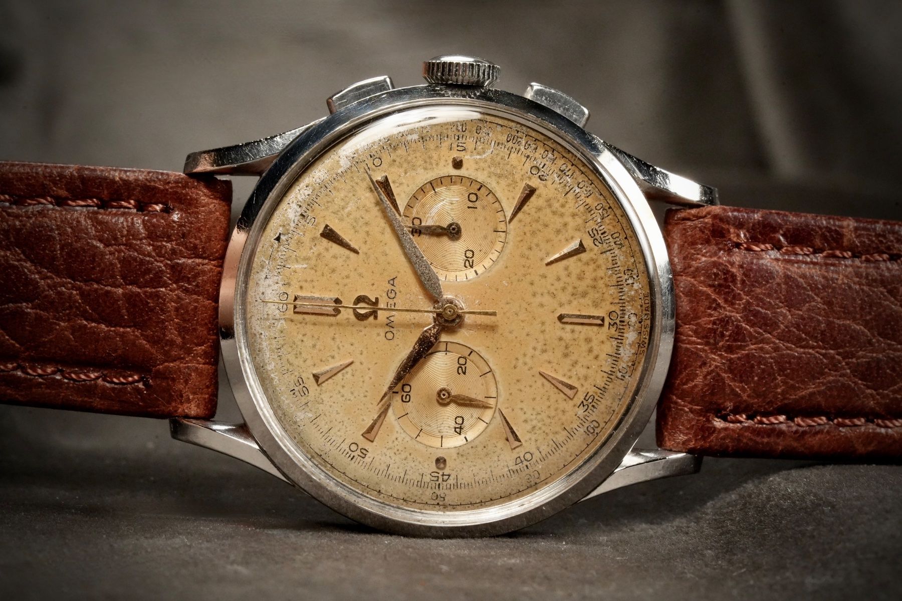 Omega Orologi: Omega - Ref. 2475 Original 1958 Tropical Dial Chronograph – Usato da Morcote venduto da chronoservice 9