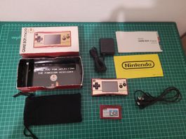 Game Boy Micro Famicom Edition - Collectors Item!