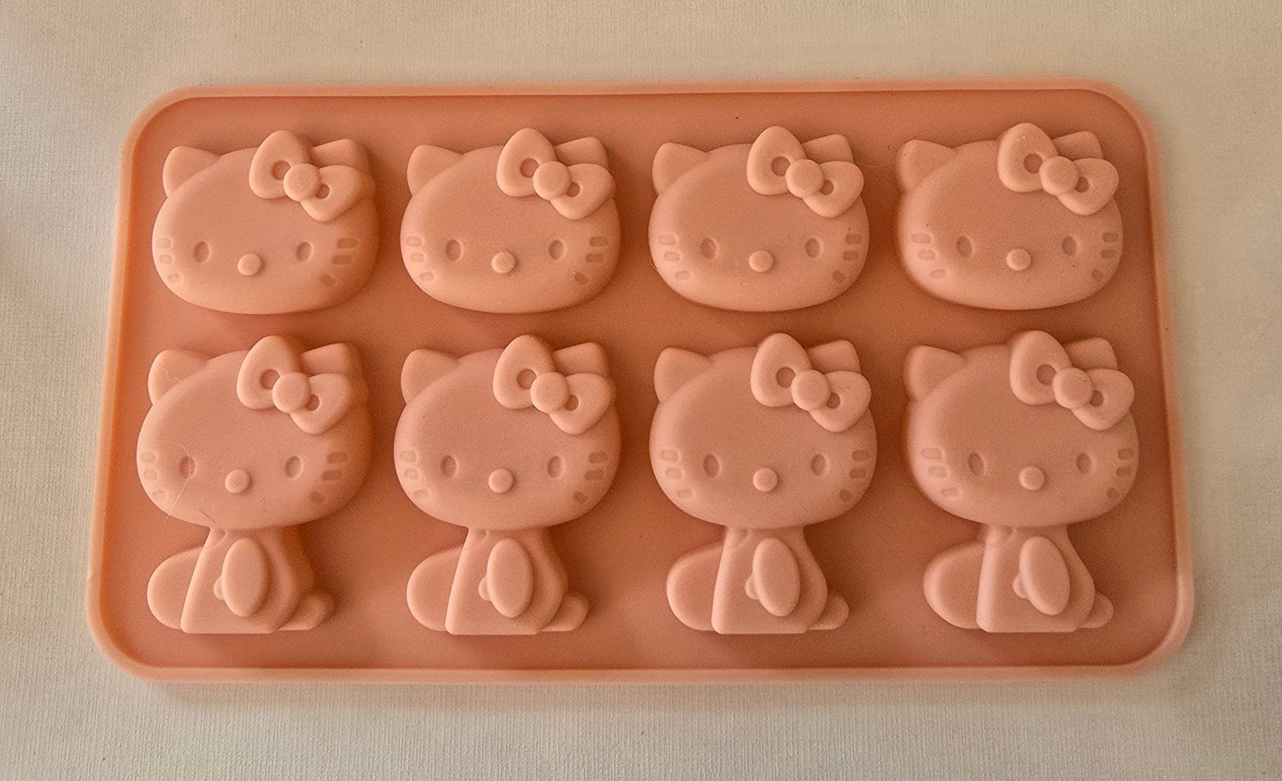 Teglie da forno: Silikonform Fondant / Mold / Hello Kitty – Nuovo e nell'imballaggio originale da Zürich venduto da amysmith