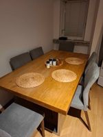 Tisch und 6 Stühle