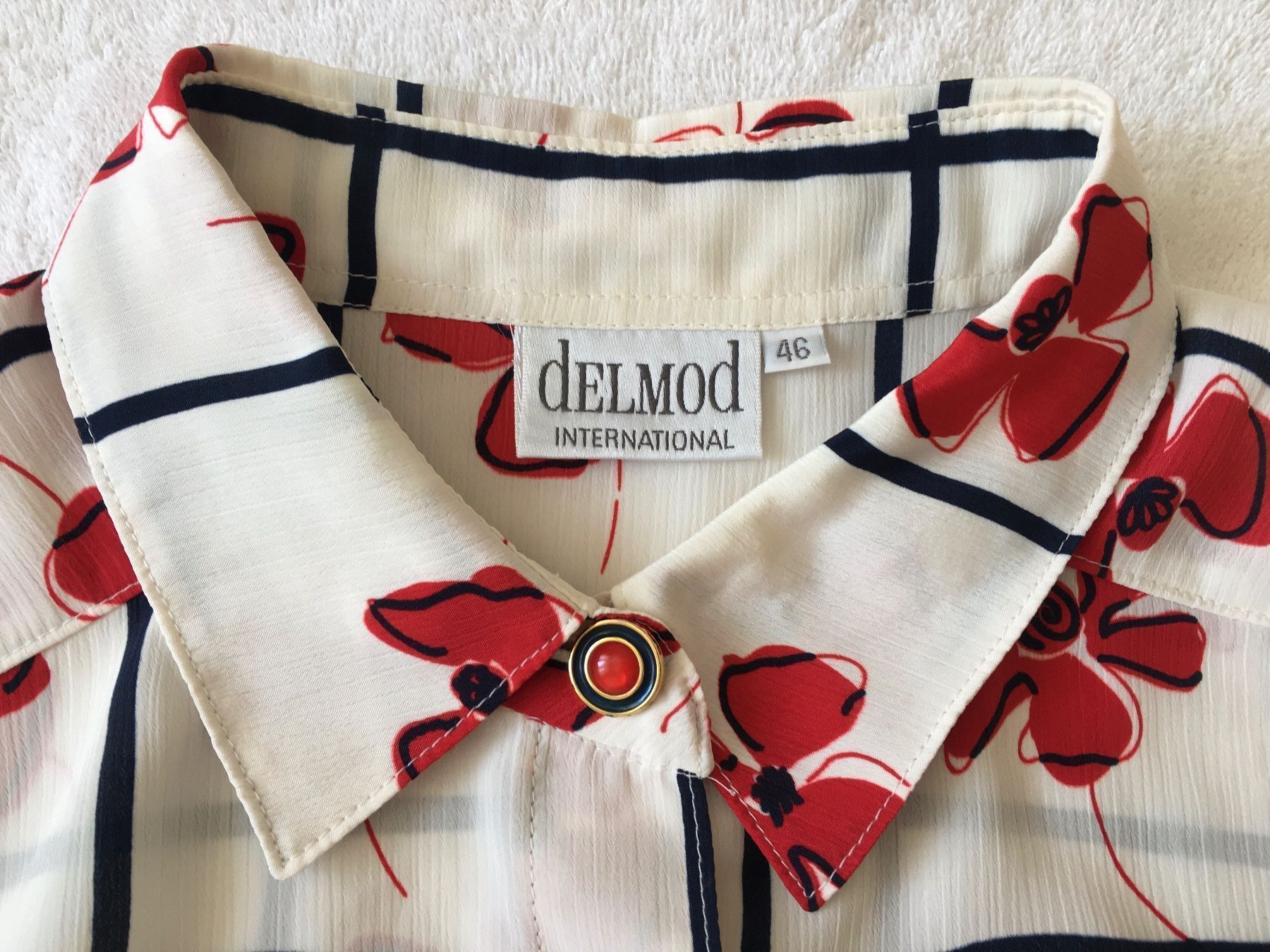Blusen: Wunderschöne leichte Sommerbluse weiss rot blau – Gebraucht aus Bern von Smile-2707 2
