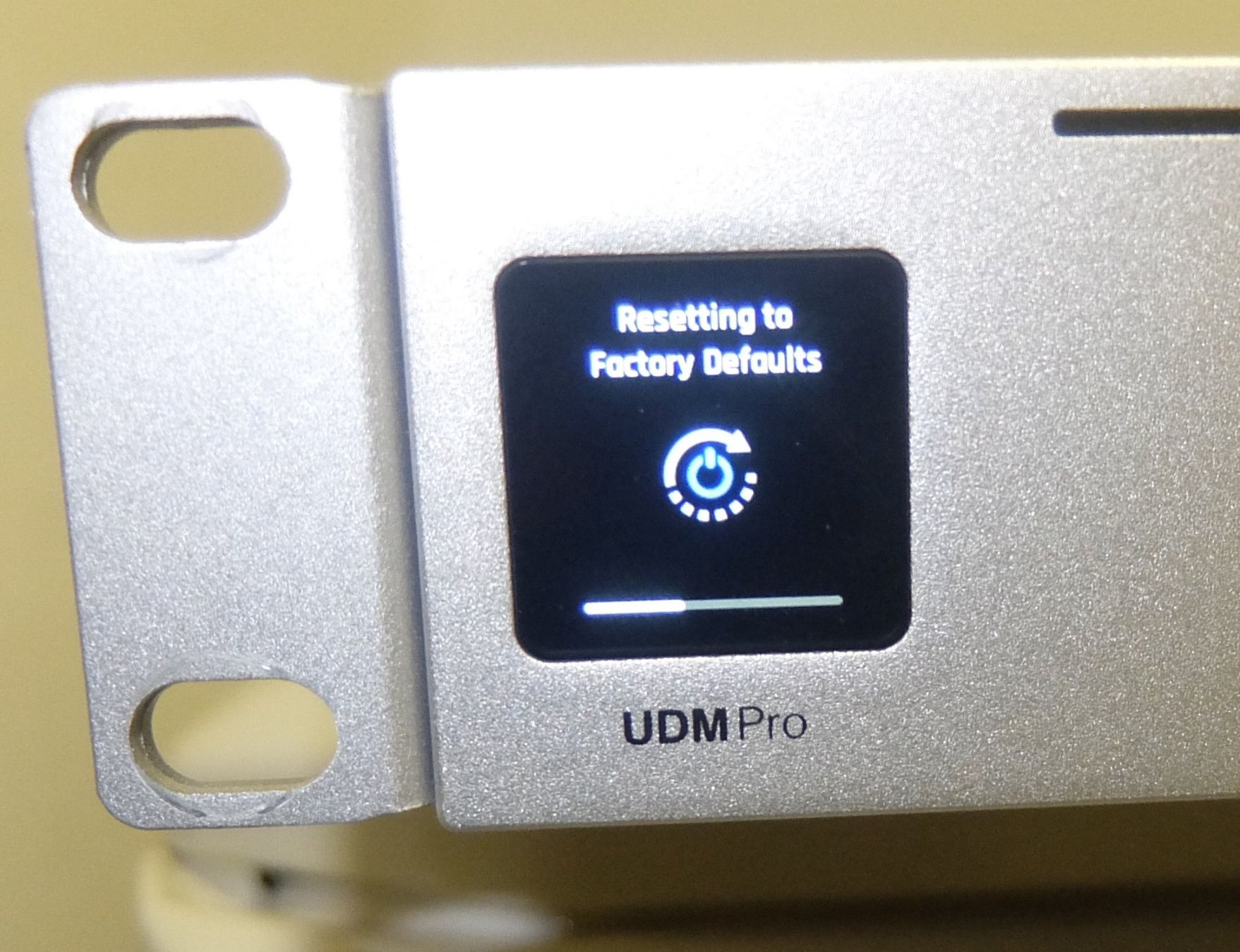 Unifi Modem & Router: unifi network udm pro – Usato da Basel venduto da Elektronik_Markt 2