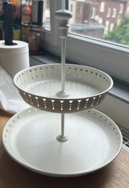 Ikea Plateaux: Plateau à 2 étages blanc crème Ikea – Neuf (Voir description) à Epagny par Mjcee 1