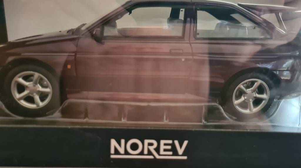 Modellini d'auto: FORD ESCORT COSWORTH 1:18 – Usato da Ittigen venduto da ROCKY1964 4