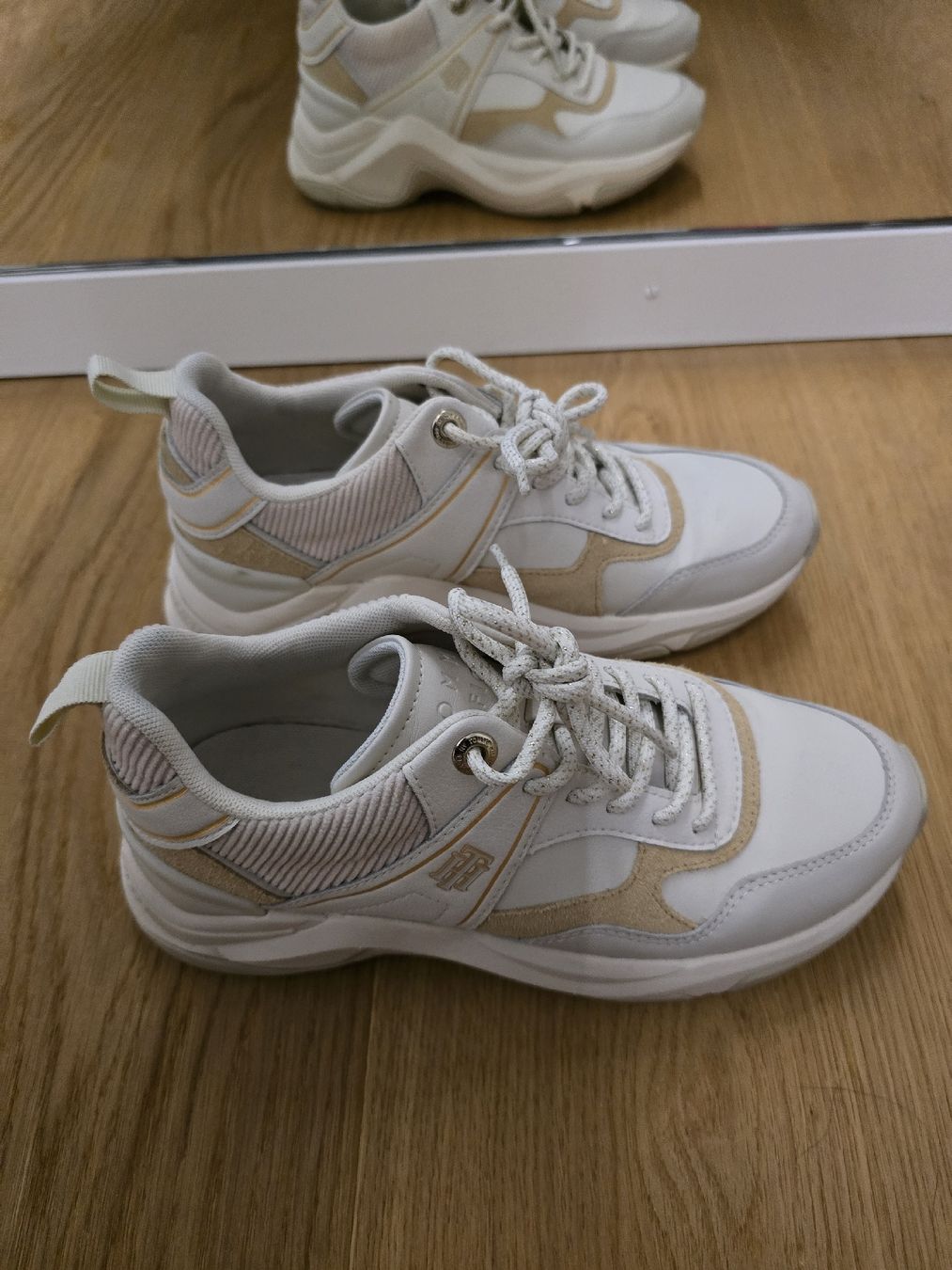 Tommy Hilfiger Scarpe da donna: Tommy Hilfiger Platform Sneaker Gr. 37 – Usato da Dietikon venduto da Kaska2020 3