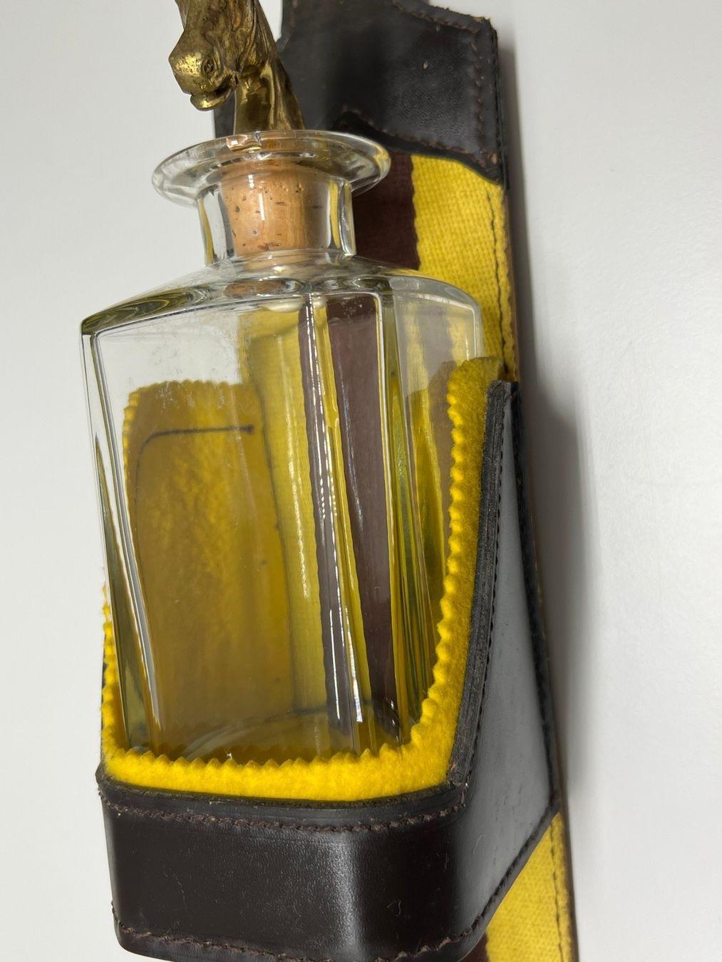 Alle Dekorationen: Pferde-Whiskey-Flaschen-Wandhalter antik – Gebraucht aus Zürich von Sebi999 5
