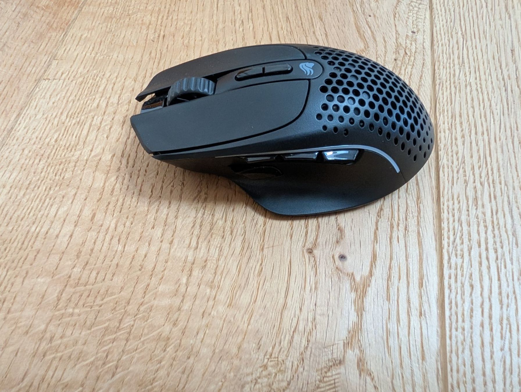 Souris: Glorious Model i2 wireless – D'occasion à Boswil par sami_L_jackson 1