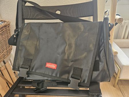 Rivella Kuriertasche / Umhängetasche, schwarz!
