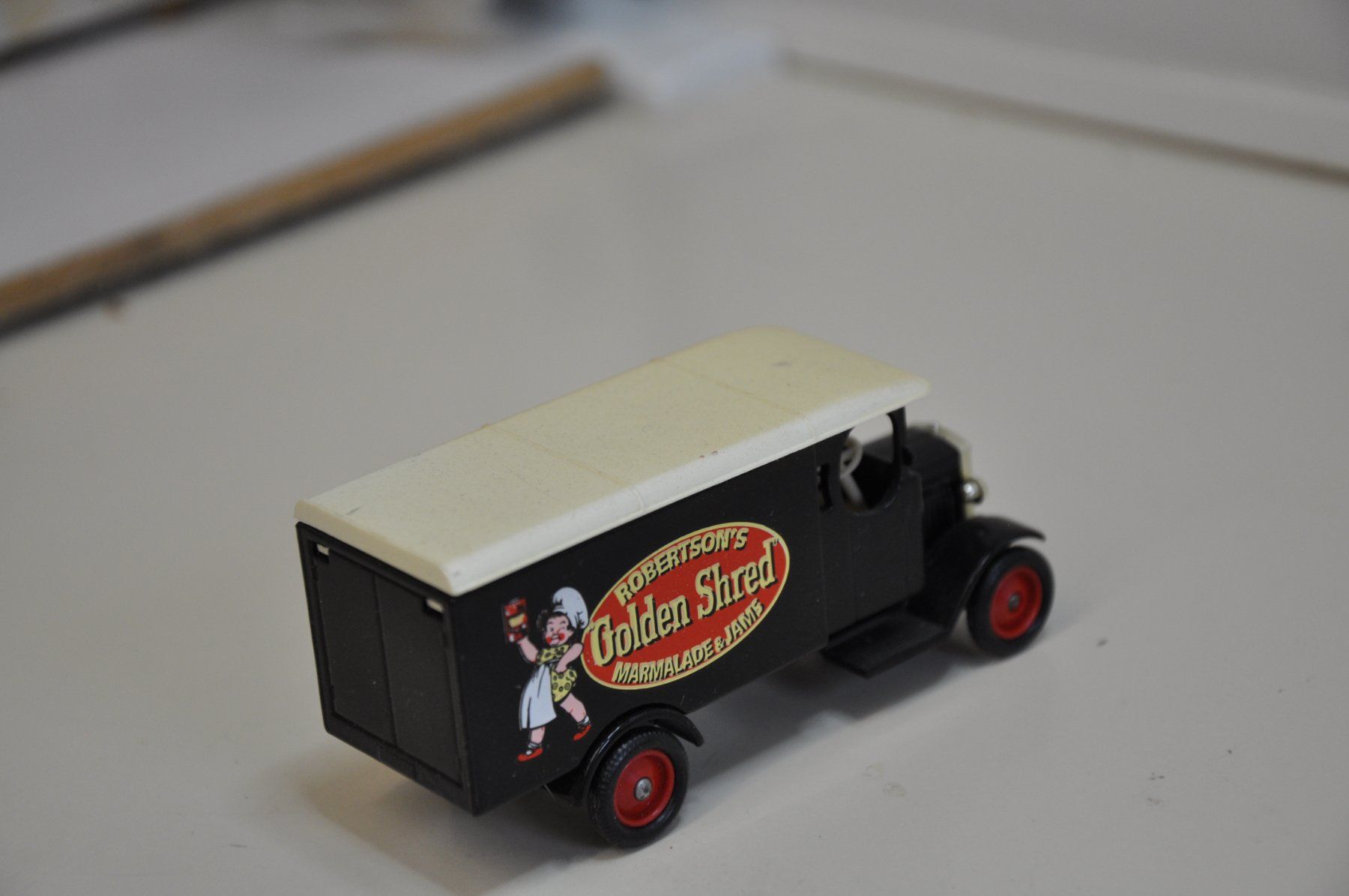 Modellini d'auto: Morris  Van 1931 – Nuovo e nell'imballaggio originale da Ebnat-Kappel venduto da Aallerlei 2