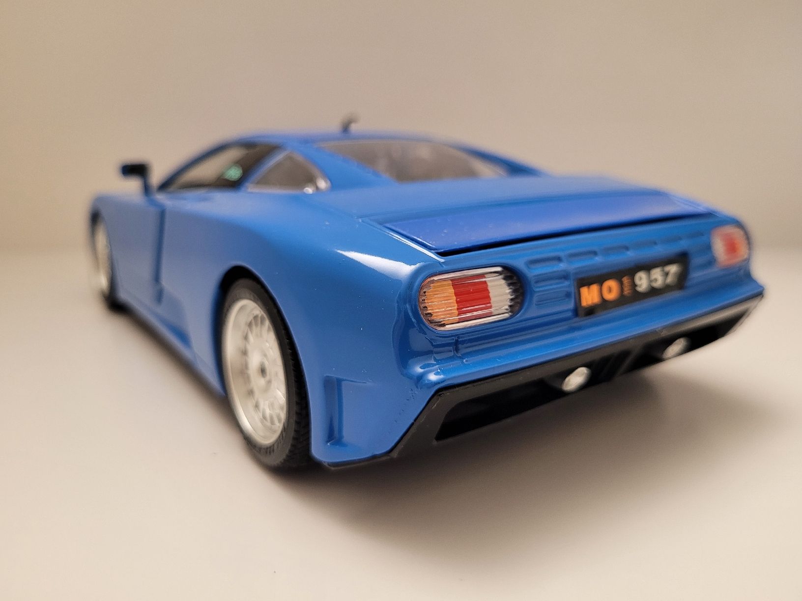 Bugatti Modellini d'auto: BUGATTI EB110 (BBURAGO) 1/18 NEU – Nuovo (secondo la descrizione) da Zumikon venduto da tho_9zm8 3