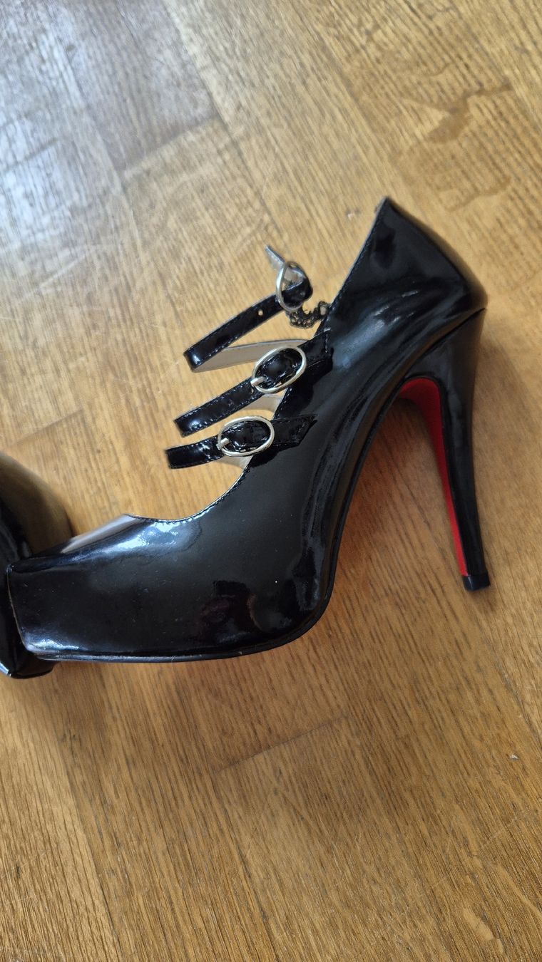Christian Louboutin Scarpe da donna: Louboutin Gr. 37 – Usato da Benglen venduto da Janine_25 1