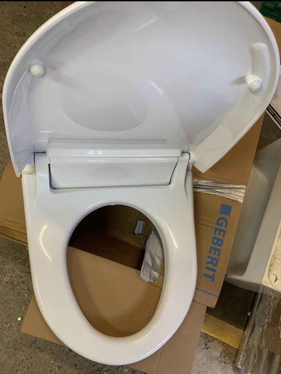 Docce: Geberit dusch wc Deckel 4000 – Usato da sargans venduto da arbon- 1