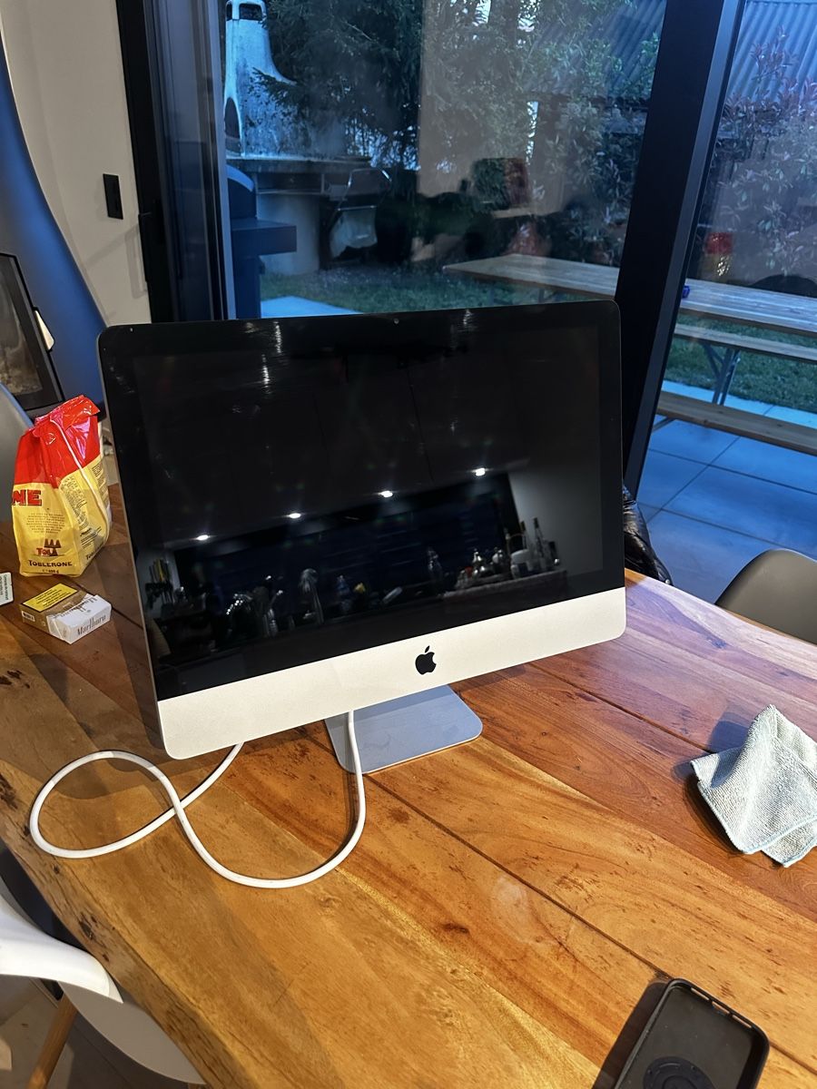 Apple PC: Apple iMac  – Usato da Areuse venduto da jul_q8d6