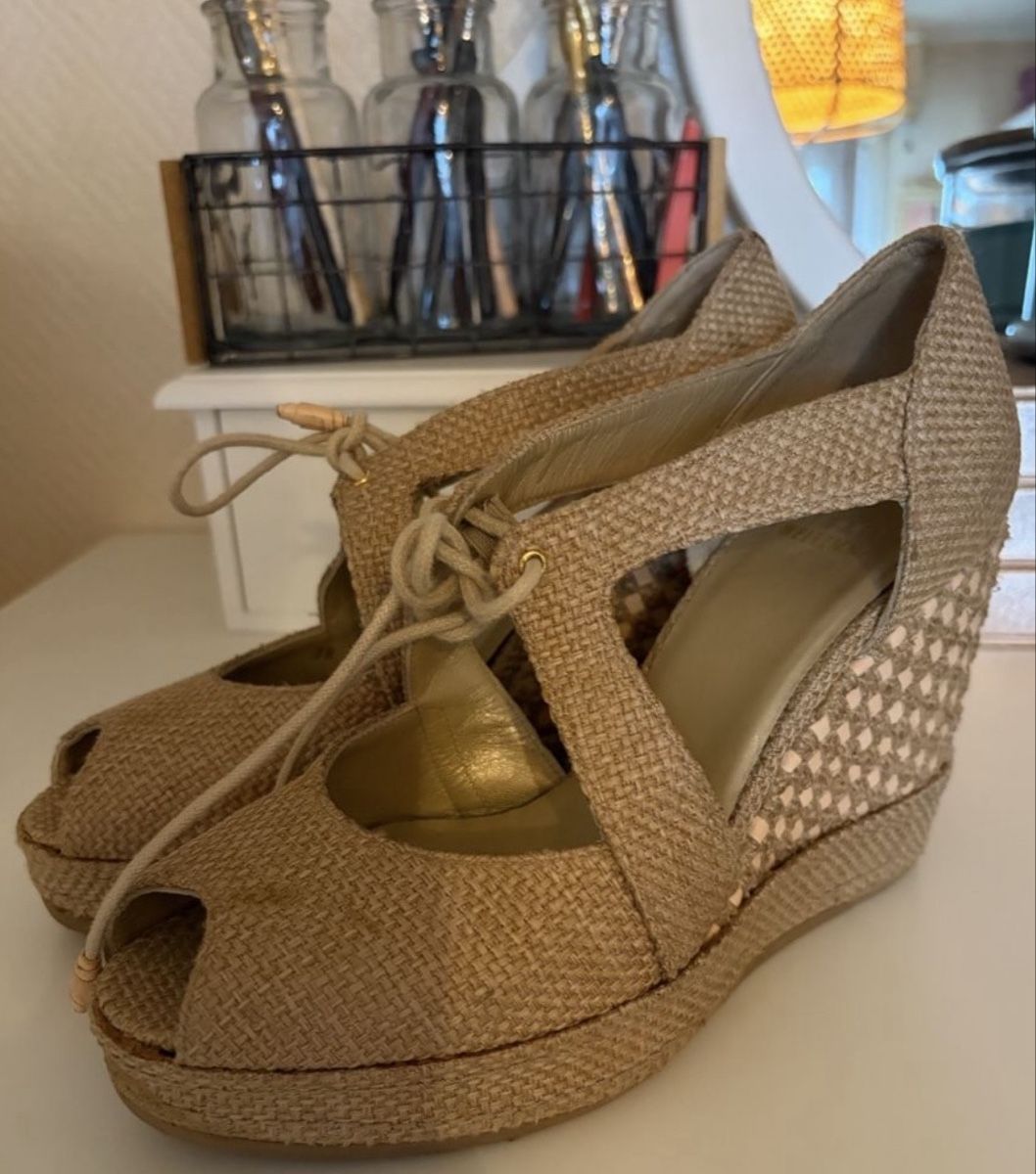 Stuart Weitzman Scarpe da donna: Stuart Weitzman Sandalen – Usato da Basel venduto da Brunner.T