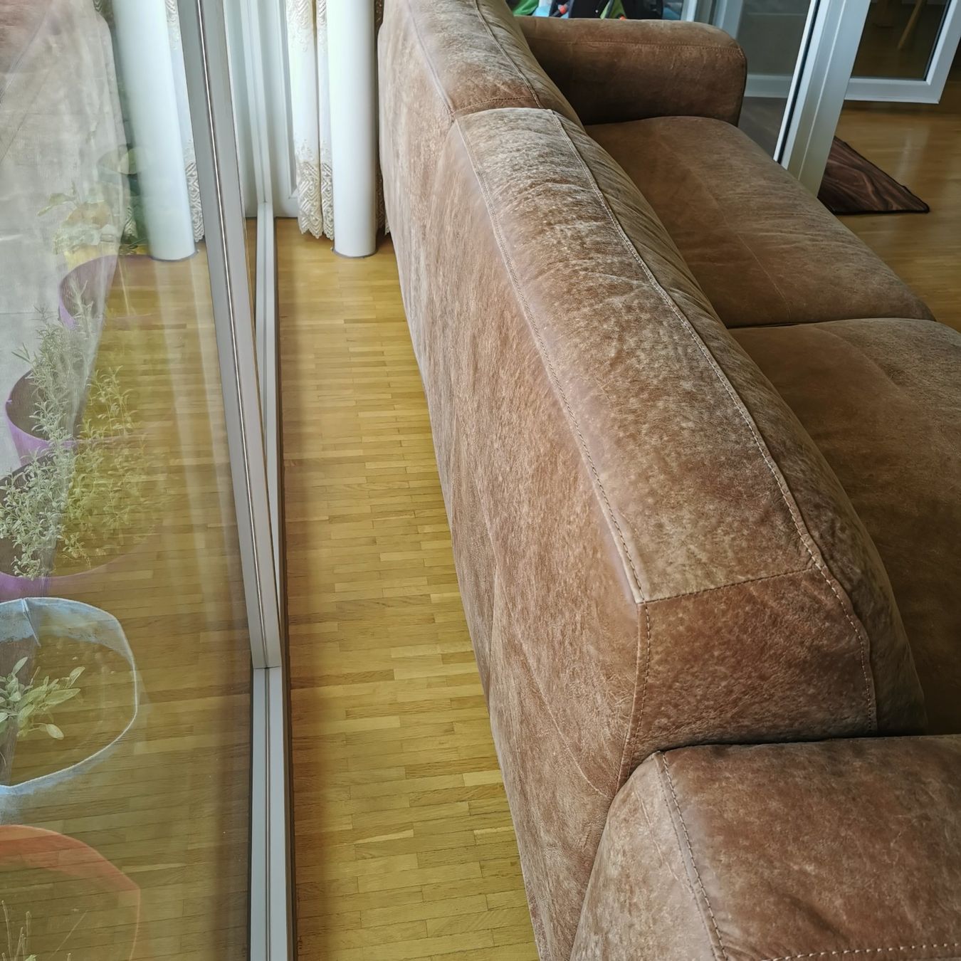 Maisons du monde Divani: Wildledersofa im Industriestil – Nuovo (secondo la descrizione) da Adliswil venduto da bailarina77 4