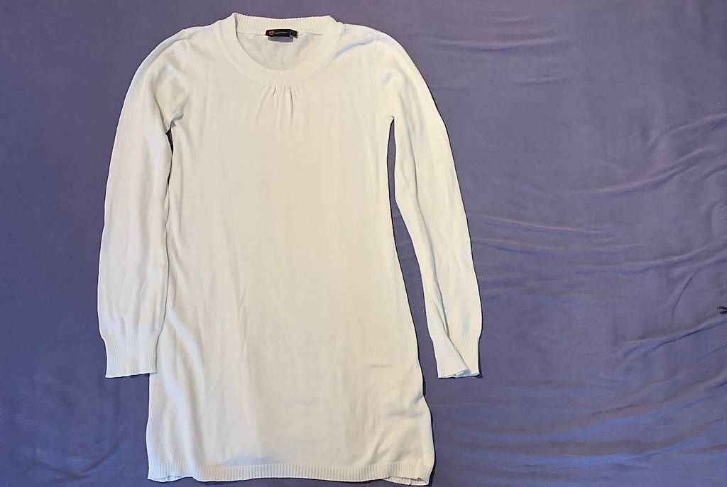 Blusen, T-Shirts & Tops: Longshirt weiss Grösse 146/152 – Gebraucht aus Rothenburg von Flaeckly