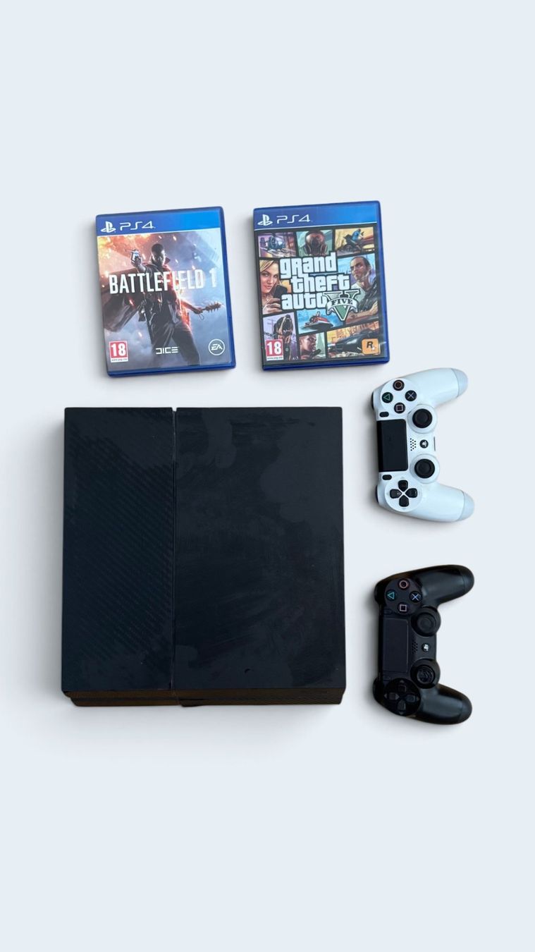 Sony Console: Console PS4 + 2 Manettes + GTA V & Battlefield 1 – Usato da Morges venduto da noam_1110